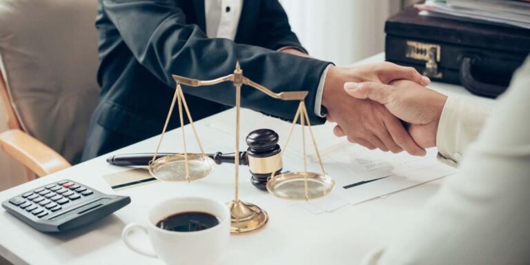 İş Hayatında Mobbing: Çalışan Hakları ve Hukuki Yollar